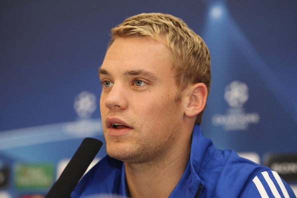 Manuel Neuer FC Schalke 04 Training Press HXwimrc1_J8l.jpg